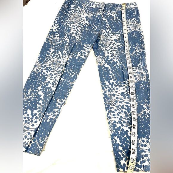 Boden light blue and white dandelion floral print crop pants size 4 - Picture 5 of 10